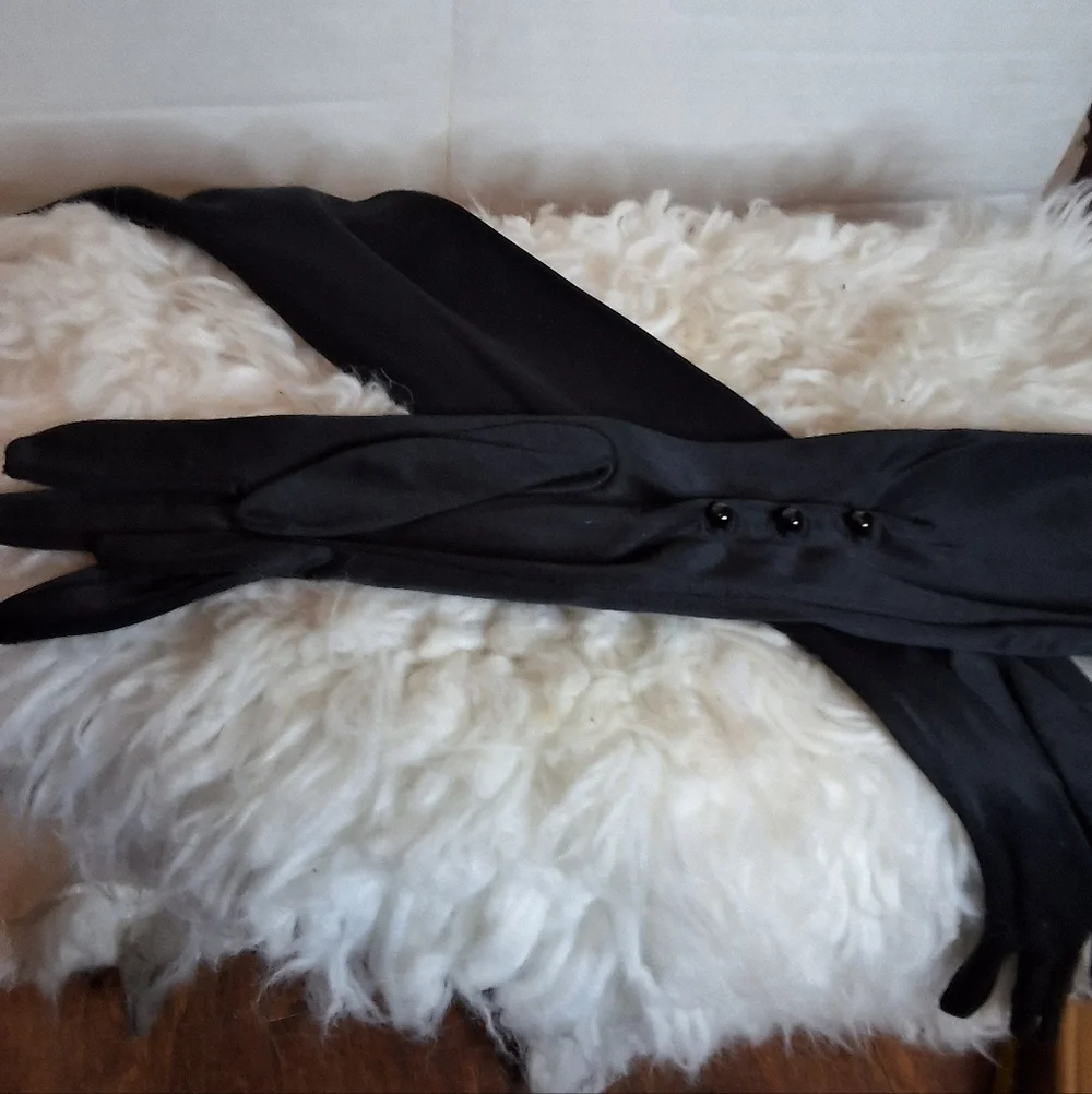 Vintage Black Opera Length Button Closure Gloves S/ 0